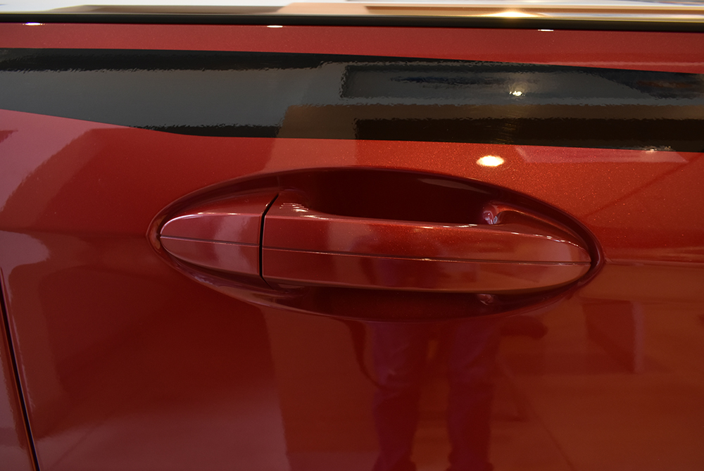 Các mảng ốp nhựa cứng tối màu